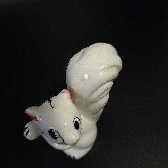 Vintage Ceramic Squirrel Japan Figurine White With Pink inner Ears - Picture 9 of 16